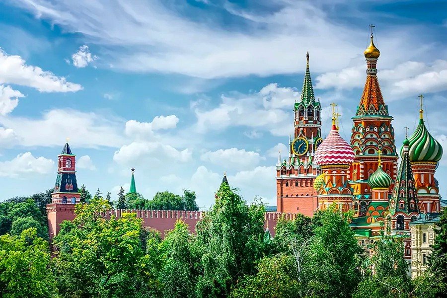 Premium flight to Moscow. Get a quote.